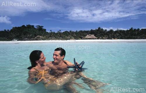 Fridays Boracay Resort 13